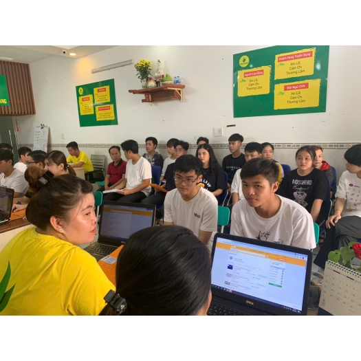 VIỆC LÀM BAO ĂN Ở TPHCM: NHÂN VIÊN BỐC XẾP NHẸ